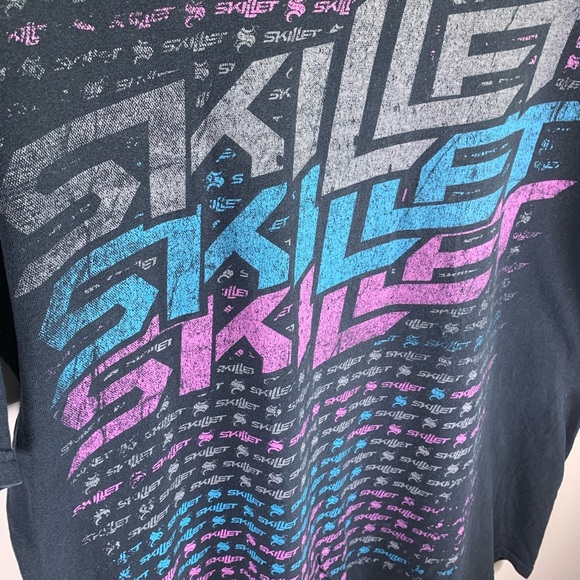 RARE Y2K skillet all over logo shirt - Picture 2 of 11